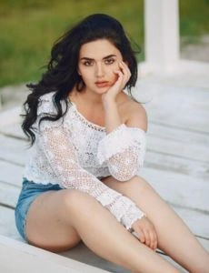 VIP companion girl in Mehnagar – discreet service